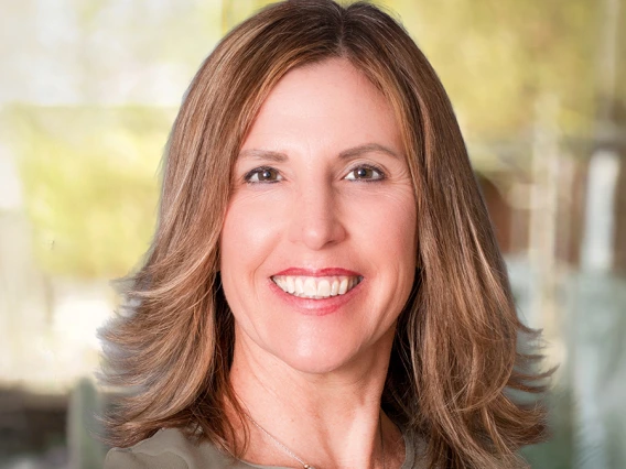 Headshot of woman 