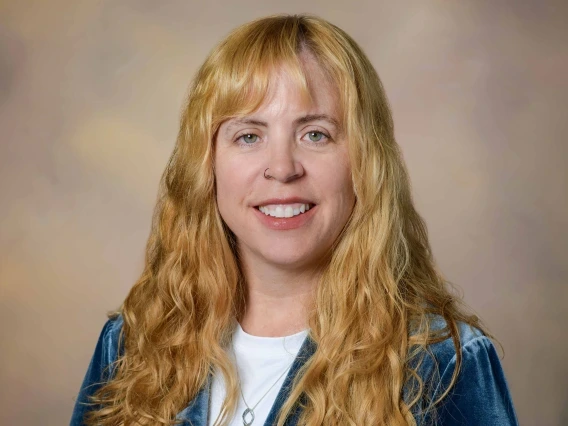 Portrait of Laura Caywood