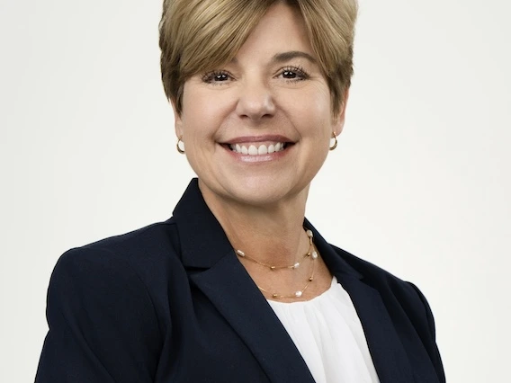 Portrait of Heidi Grant