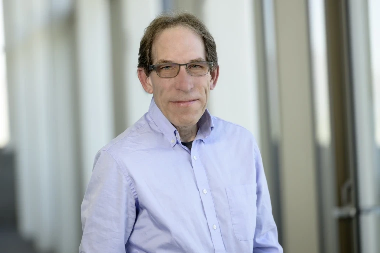 Portrait of Steve Benowitz