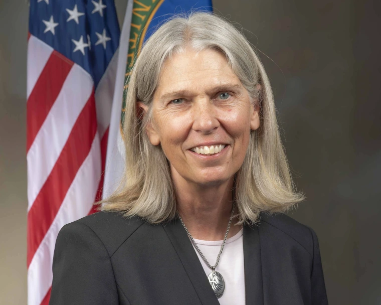 Portrait of Jill Hruby