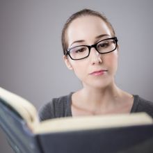 woman reading 